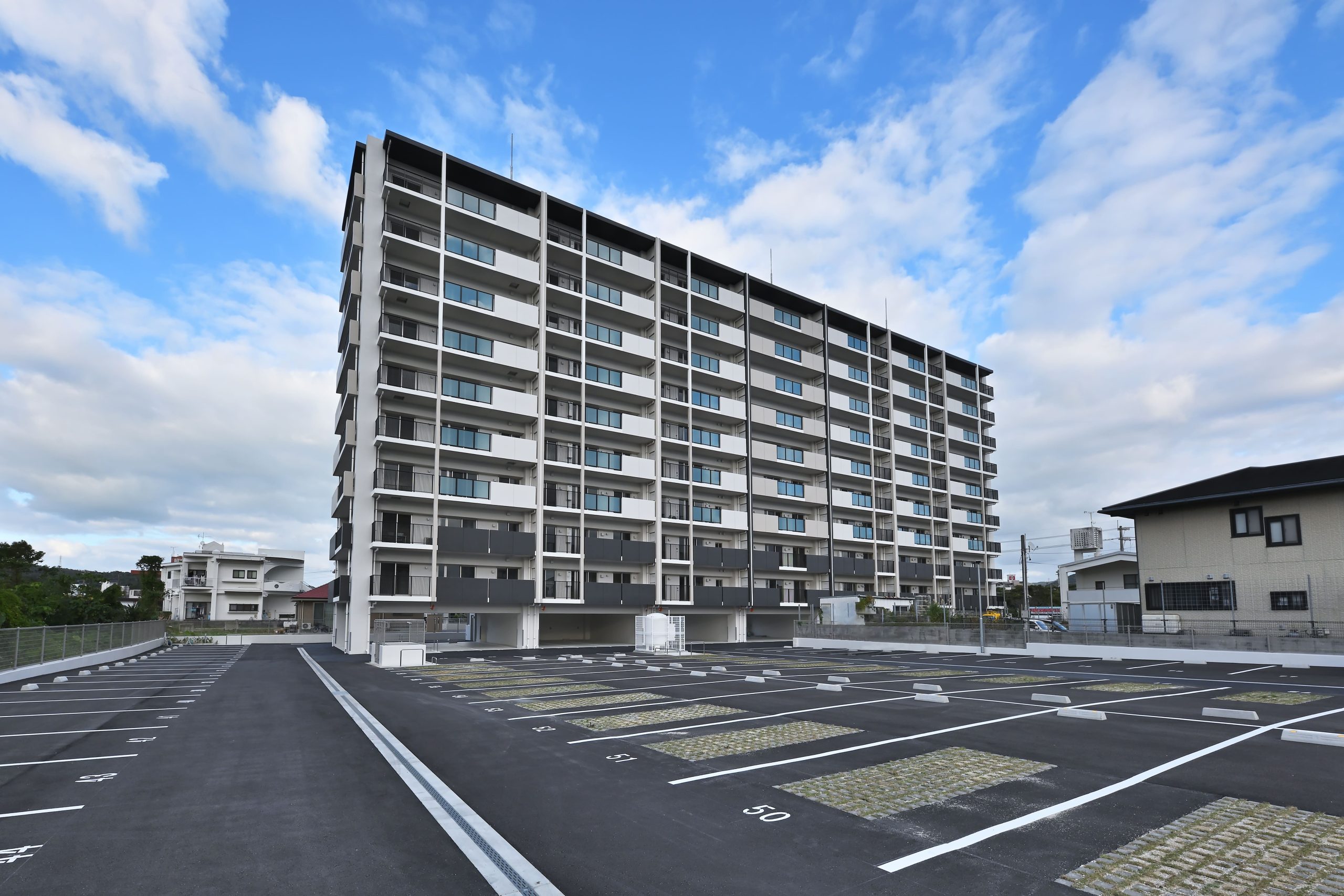 築浅・生活便利な理想空間　駐車場２台/名護為又ヴォール