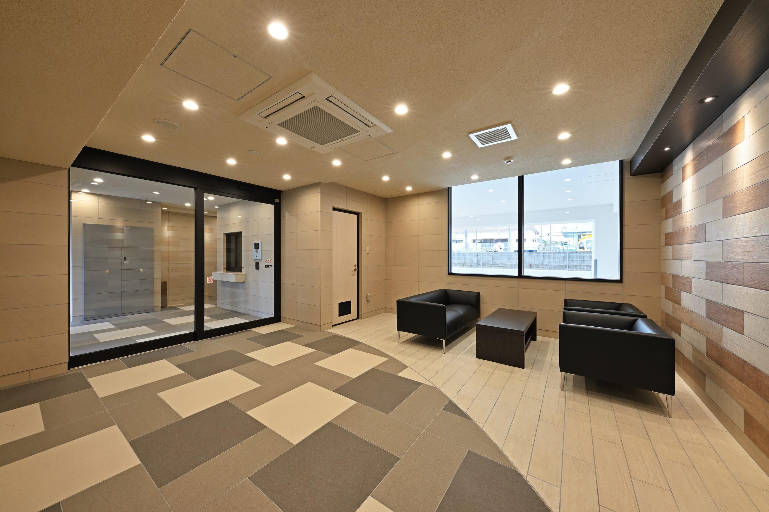 築浅・生活便利な理想空間　駐車場２台/名護為又ヴォール