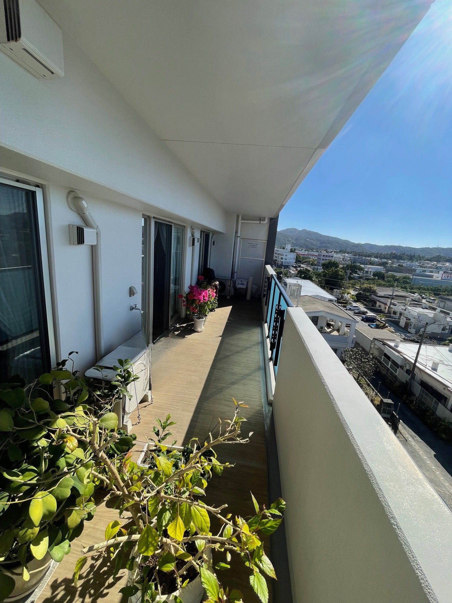 築浅・生活便利な理想空間　駐車場２台/名護為又ヴォール