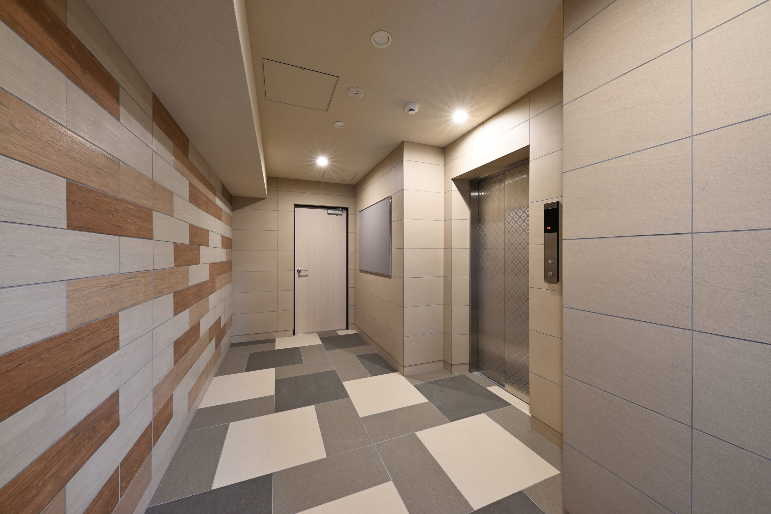 築浅・生活便利な理想空間　駐車場２台/名護為又ヴォール